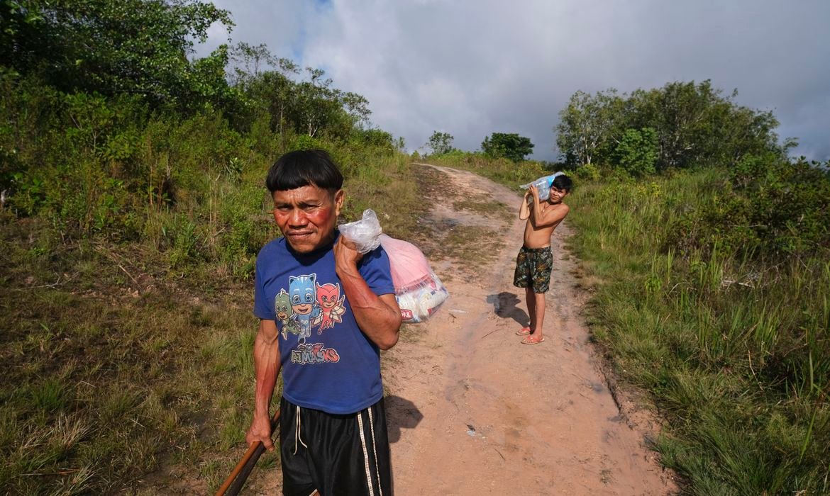 Em Roraima, Lula promete plano de financiamento de produção agrícola indígena
