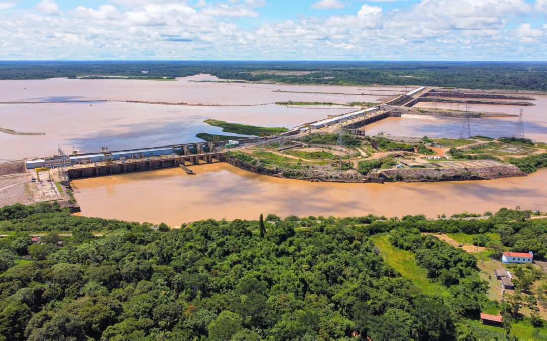 UHE Santo Antônio, em Rondônia, paralisa operação devido à seca na Amazônia