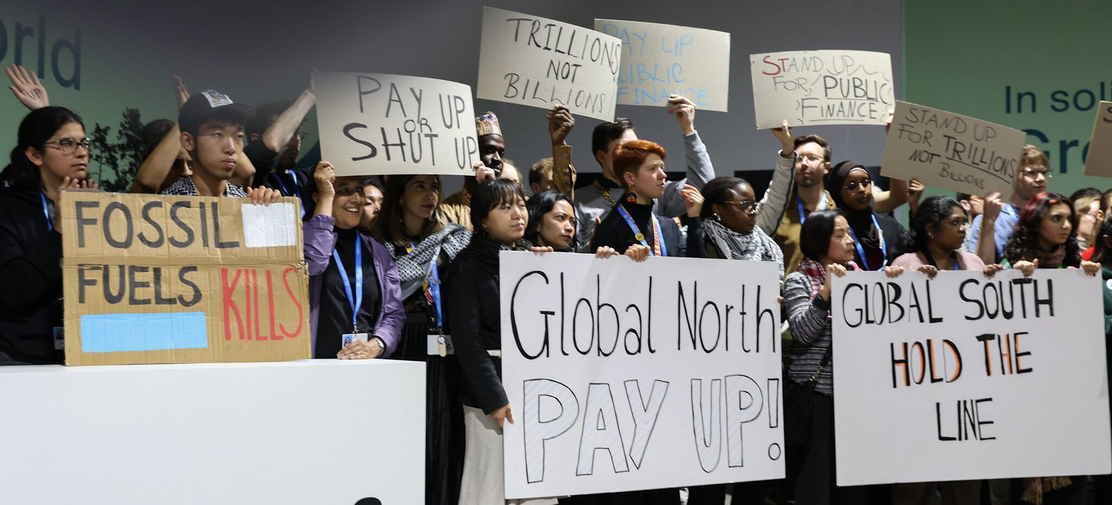 COP29 frustra e aprova frágeis US$ 300 bi em financiamento
