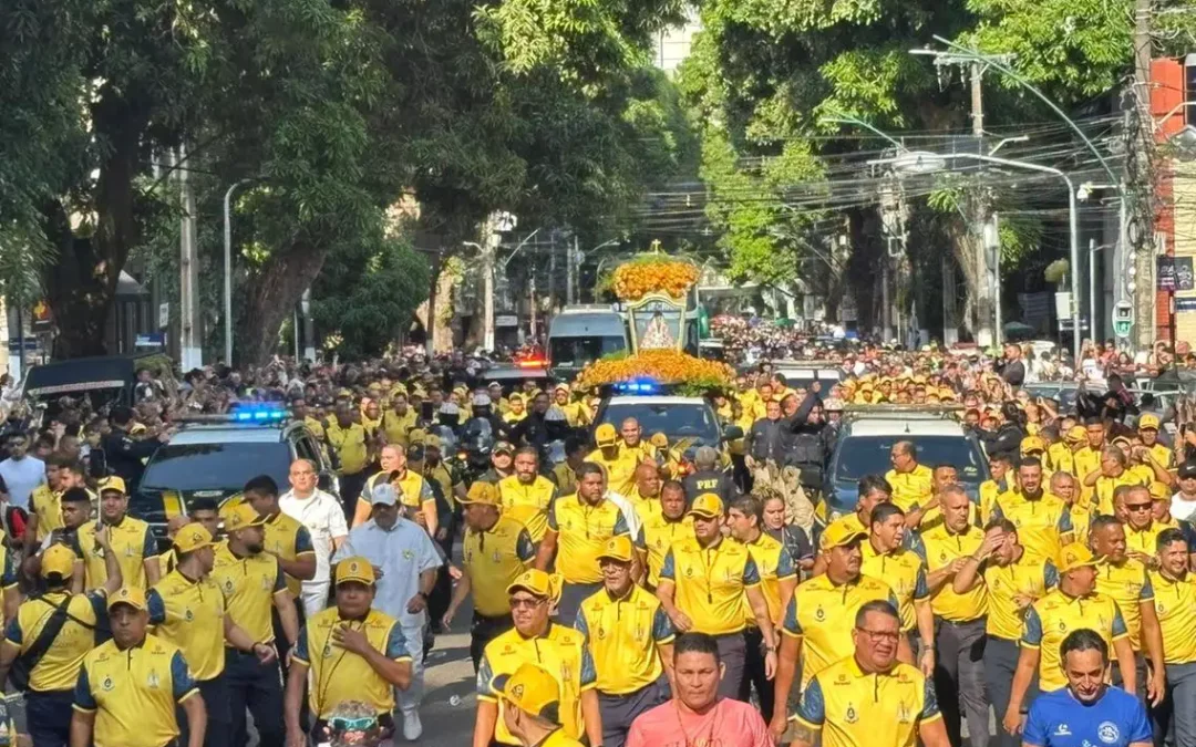 Círio 2025: Traslado para Ananindeua reúne milhares de devotos nas ruas da Grande Belém
