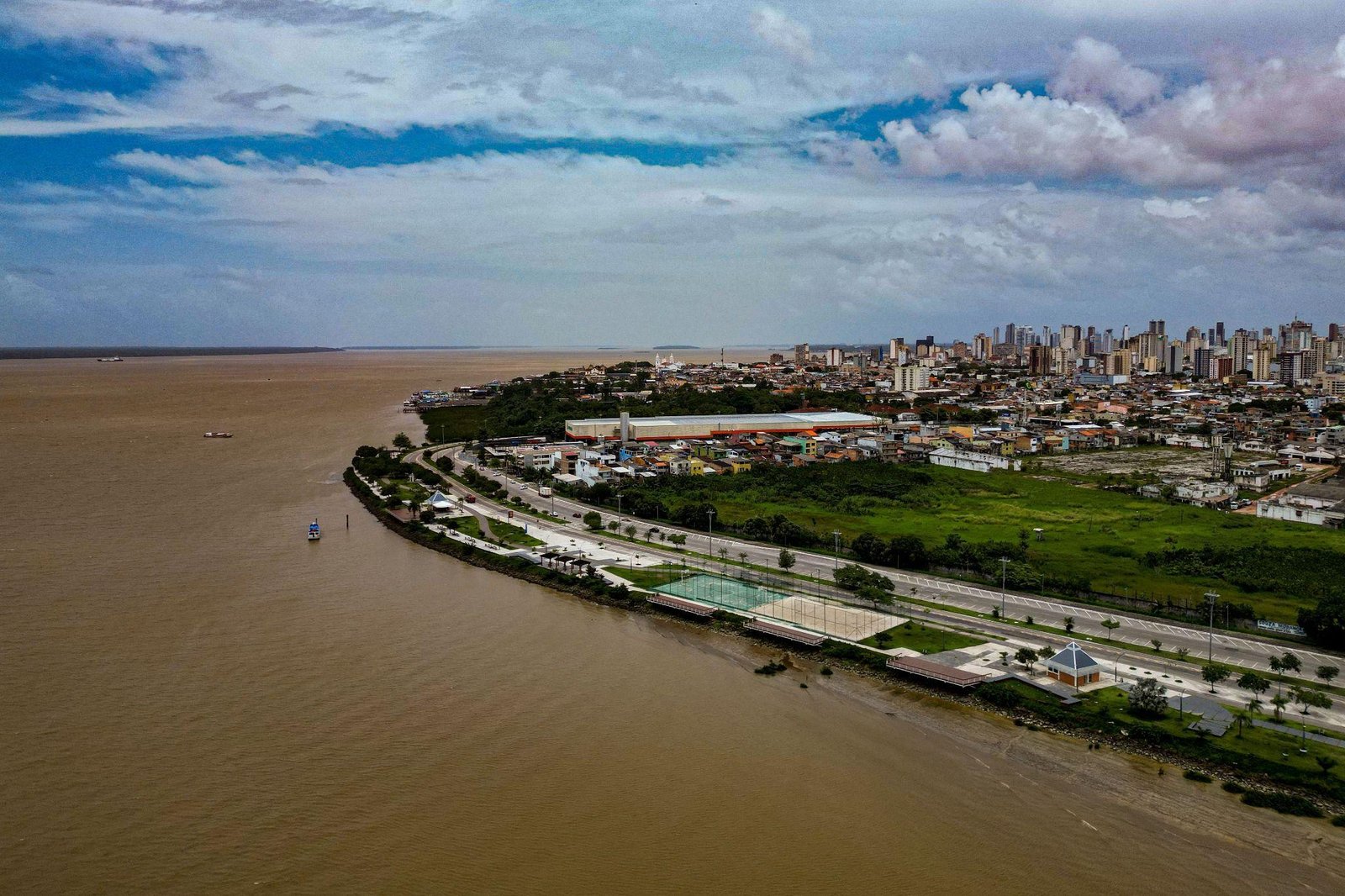 COP30 escancara crise de moradia, energia e água em Belém