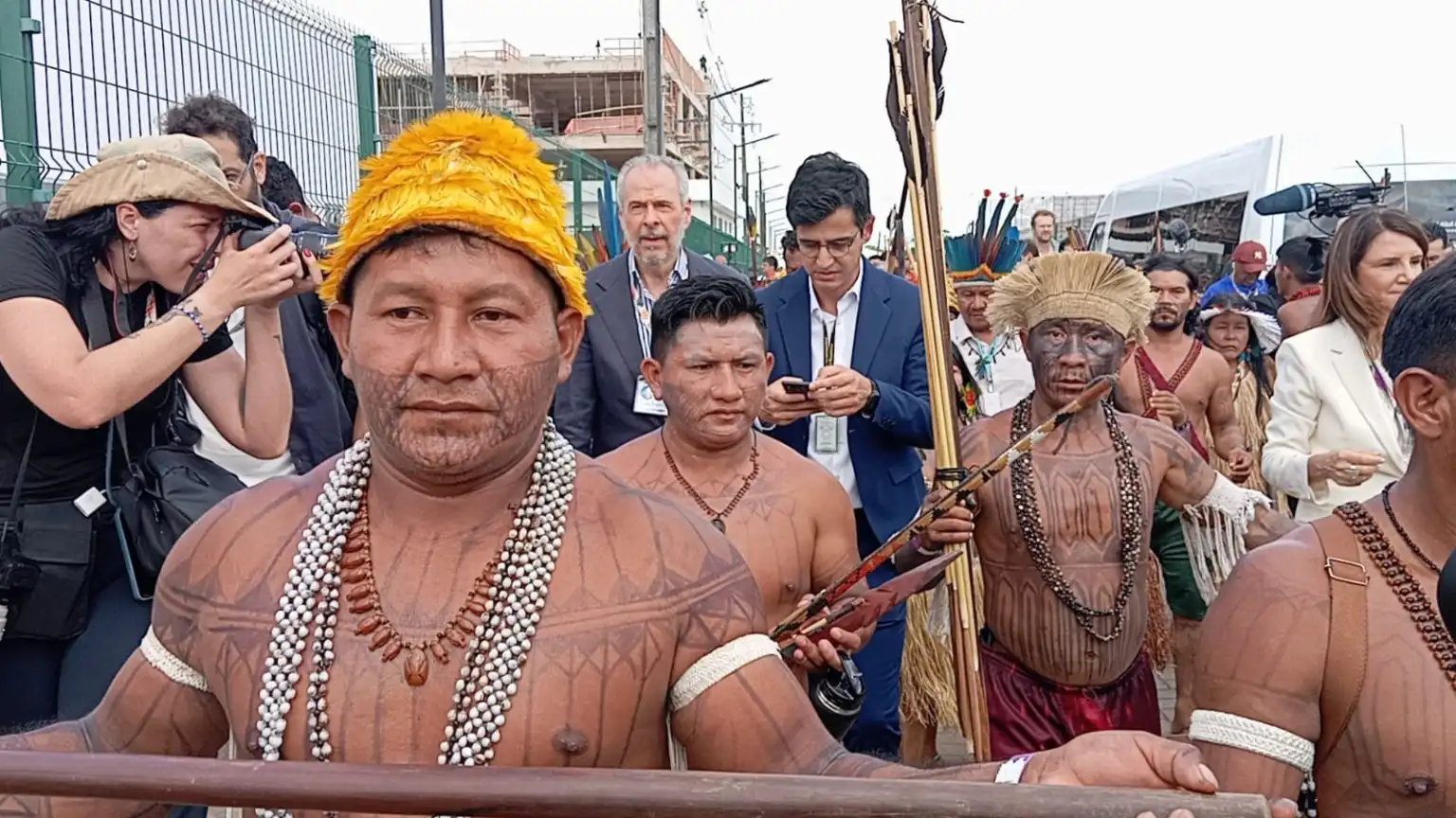 Após manifestação, lideranças Munduruku se reúnem com presidente da COP  para apresentar as pautas de reivindicação
