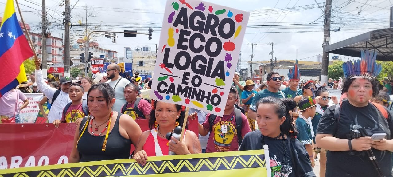 Marcha pelo Clima leva milhares de pessoas às ruas de Belém