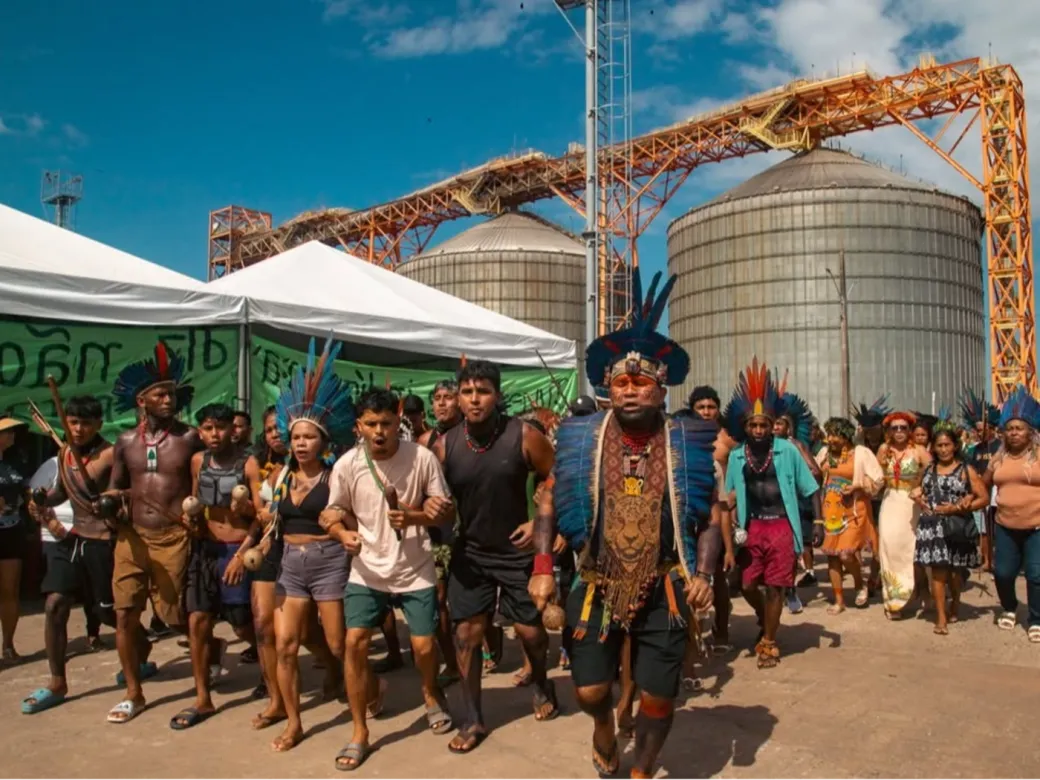 Ocupação indigena em protesto contra dragagem no Rio Tapajós completa duas semanas